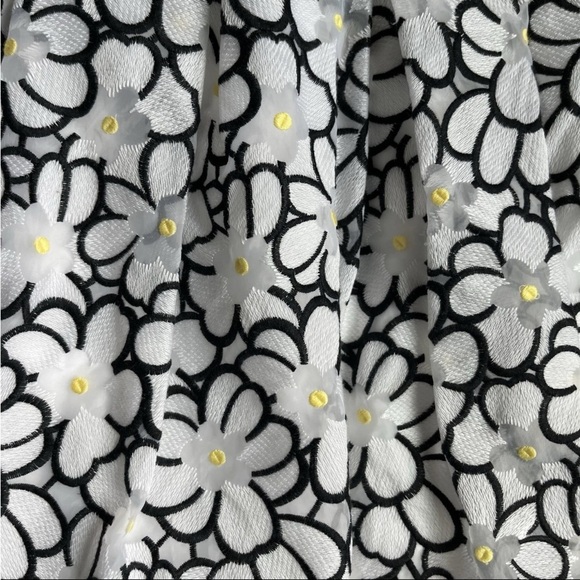 Talbots Skirt Sz 4P Petite Daisy Embellished Pleated Flared Lined 3D Floral EUC - Picture 5 of 14